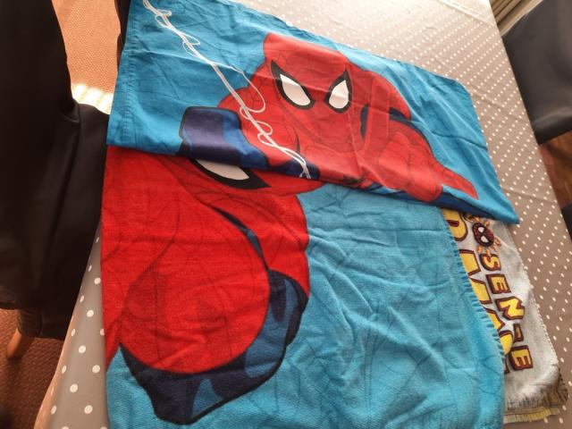 1 x Bettwäsche, 2 Duschhandtücker Spider Man - 1