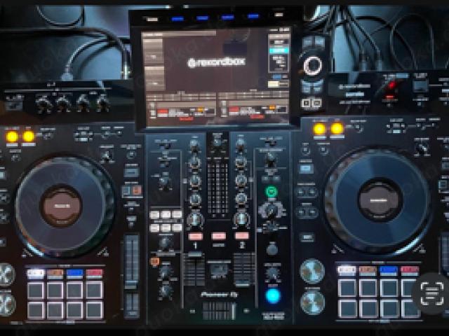 Pioneer XDJ RX3 - 1